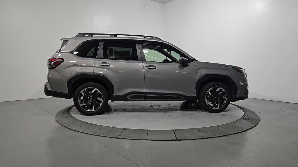 Used 2025 Subaru Forester Limited AWD/4WD image 8