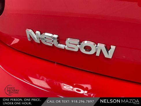 Used 2022 MINI Cooper 4-Door Hardtop image 17