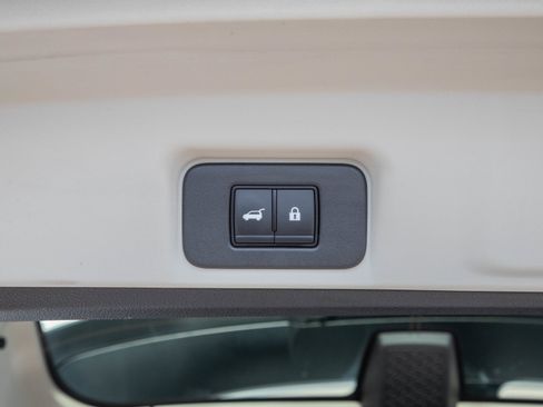 Used 2024 Nissan Ariya AWD image 17
