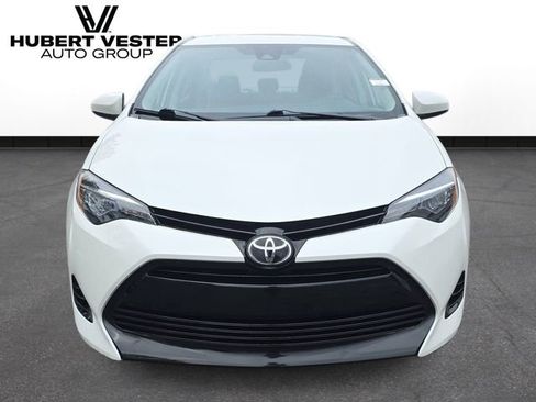 Used 2018 Toyota Corolla LE FWD image 3