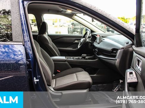 Used 2025 Nissan Rogue SV FWD image 21