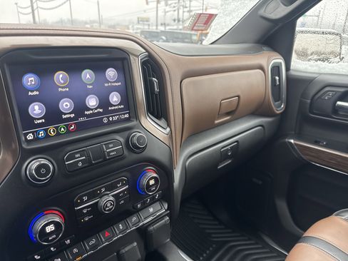 Used 2020 Chevrolet Silverado 1500 High Country w/ Technology Package image 22