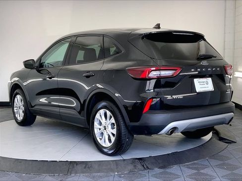 Used 2025 Ford Escape Active AWD/4WD image 3