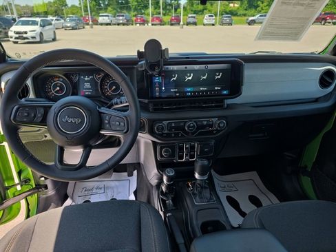 Used 2025 Jeep Wrangler Unlimited Sport AWD/4WD image 14
