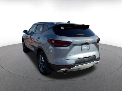 Used 2025 Chevrolet Blazer LT FWD image 11