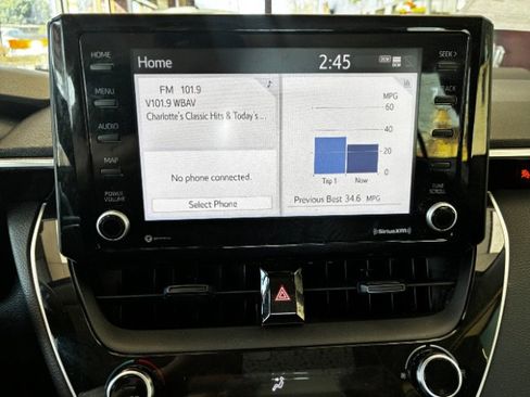 Used 2022 Toyota Corolla LE FWD image 19