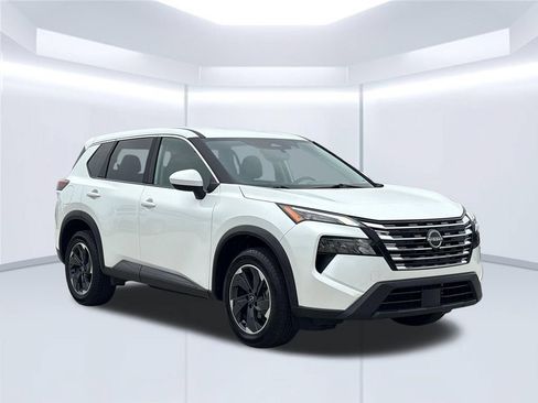 Used 2025 Nissan Rogue SV FWD image 10