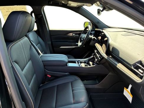 New 2026 Chevrolet Traverse High Country w/ LPO, Floor Liner Package AWD/4WD image 13