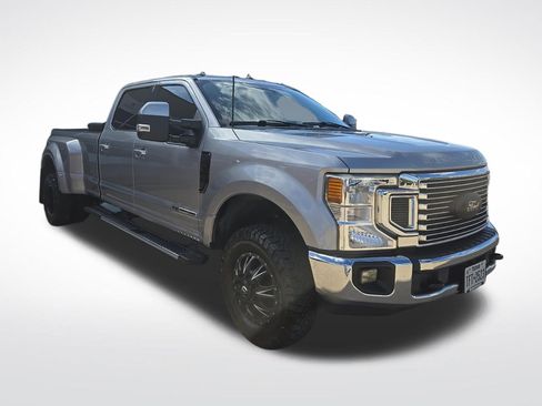 Used 2020 Ford F350 Lariat w/ Lariat Value Package AWD/4WD image 2