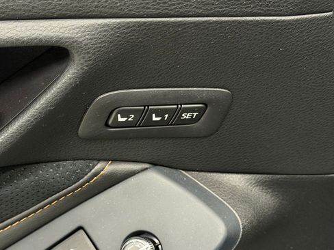 Used 2022 Toyota Avalon Touring w/ Advanced Safety Package FWD image 17