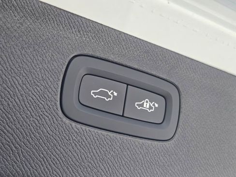 New 2026 Volvo XC90 T8 Plus image 19