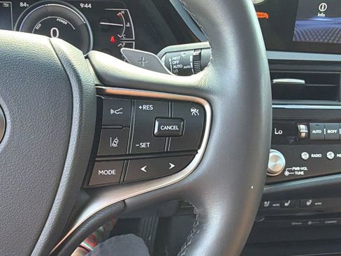 Used 2022 Lexus ES 300h w/ Premium Package image 22