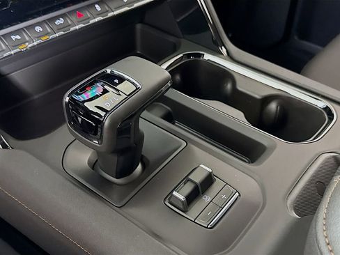 Used 2025 GMC Sierra 1500 AT4 w/ Technology Package image 12