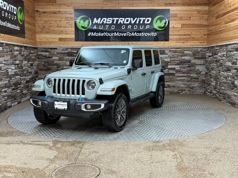 Used 2023 Jeep Wrangler Unlimited Sahara w/ Cold Weather Group AWD/4WD image 4