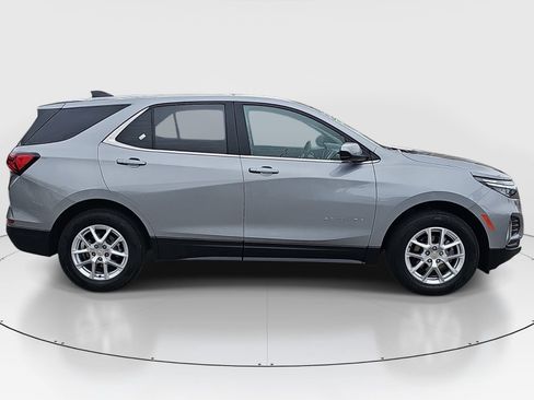 Used 2024 Chevrolet Equinox LT AWD/4WD image 4