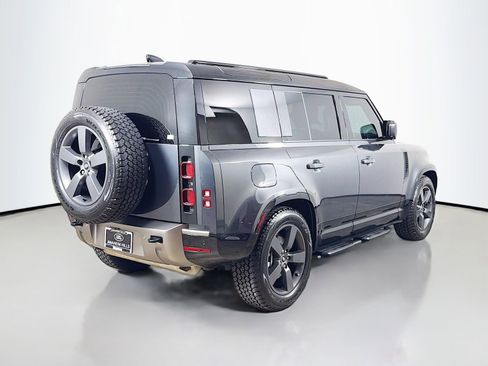Certified 2025 Land Rover Defender 110 X-Dynamic SE AWD/4WD image 5