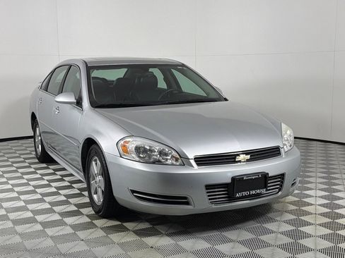 Used 2009 Chevrolet Impala LT FWD image 3