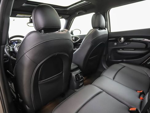 Used 2023 MINI Cooper Clubman S w/ Premium Package image 20