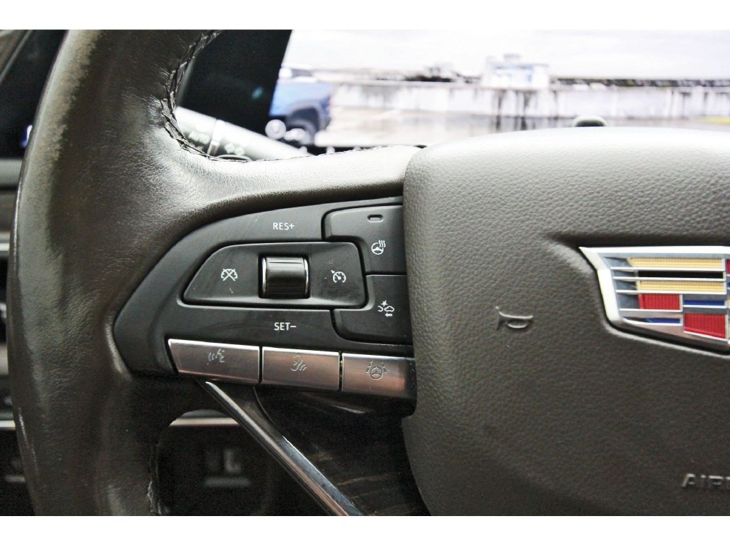 Used 2022 Cadillac Escalade Premium Luxury w/ Performance Package RWD image 16
