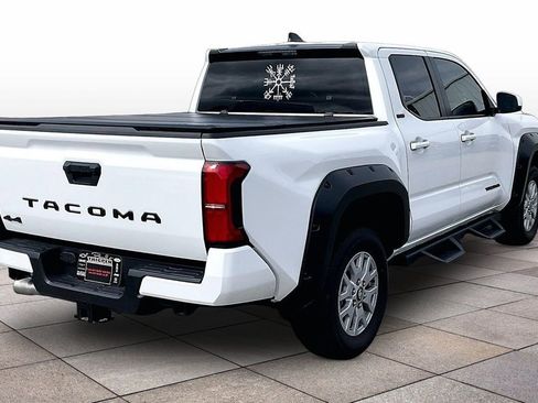 Used 2024 Toyota Tacoma SR5 AWD/4WD image 12