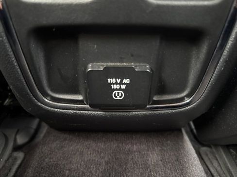Used 2017 Jeep Grand Cherokee Altitude image 16