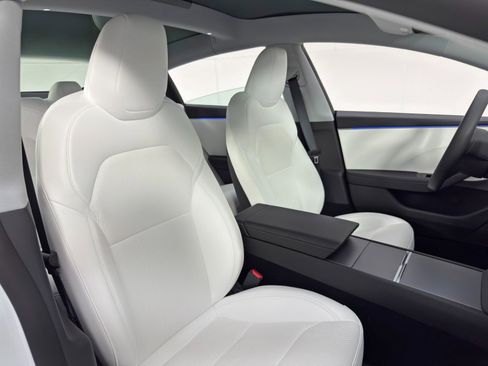 Used 2025 Tesla Model 3 Long Range image 40