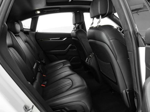 Used 2019 Maserati Levante AWD/4WD image 32