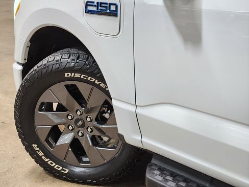 Used 2024 Ford F150 Lightning Flash AWD/4WD image 23