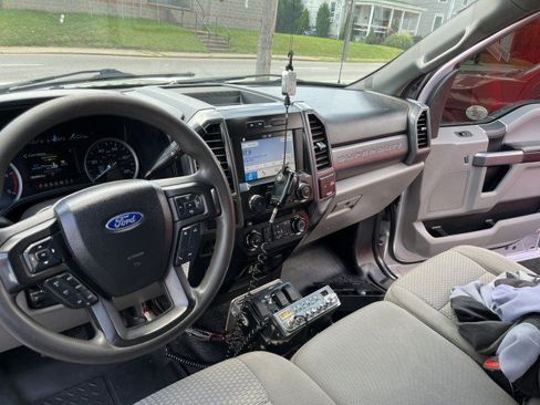 Used 2019 Ford F550 4x4 Regular Cab Super Duty w/ XLT Value Package image 23