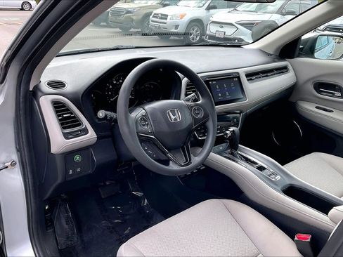Used 2017 Honda HR-V EX image 18