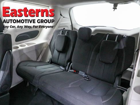 Used 2024 Chrysler Voyager LX image 24