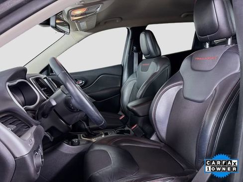Used 2018 Jeep Cherokee Trailhawk image 18