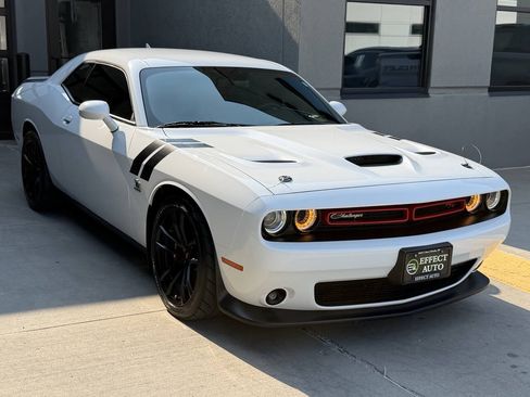 Used 2022 Dodge Challenger R/T Scat Pack RWD image 7