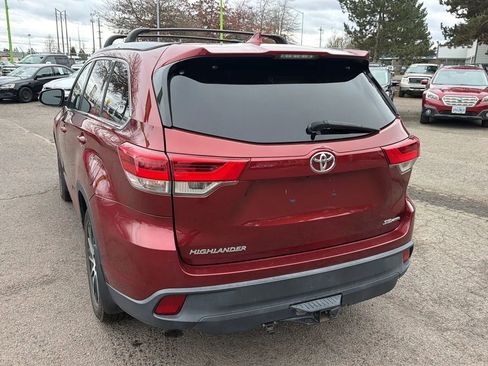 Used 2017 Toyota Highlander SE image 5