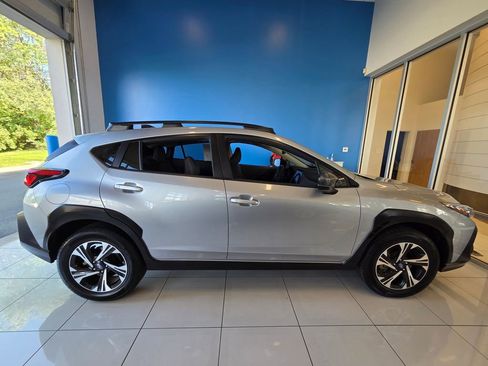 Used 2024 Subaru Crosstrek 2.0i Premium w/ Crosstrek Mirror Package AWD/4WD image 5