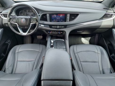 Used 2023 Buick Enclave Essence FWD image 3