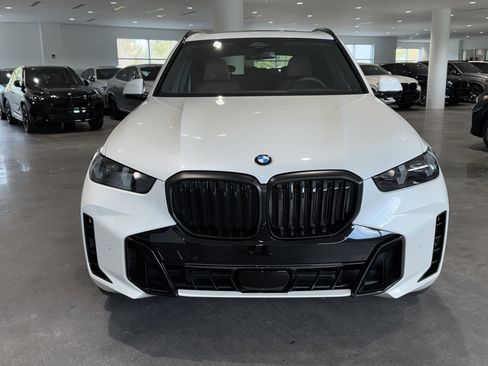 New 2026 BMW X5 sDrive40i w/ M Sport Package image 2