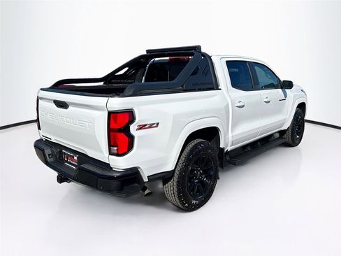 Used 2025 Chevrolet Colorado Z71 w/ Midnight Edition image 7