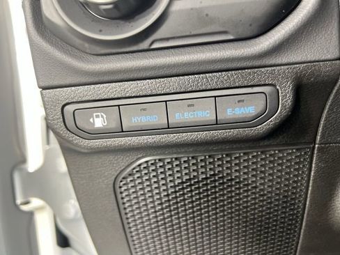 Used 2025 Jeep Wrangler Unlimited Sahara w/ Safety Group AWD/4WD image 17