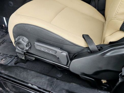 Used 2021 Jeep Wrangler Sport image 12