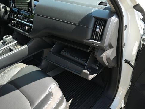 Used 2023 Nissan Pathfinder SL w/ SL Premium Package AWD/4WD image 50