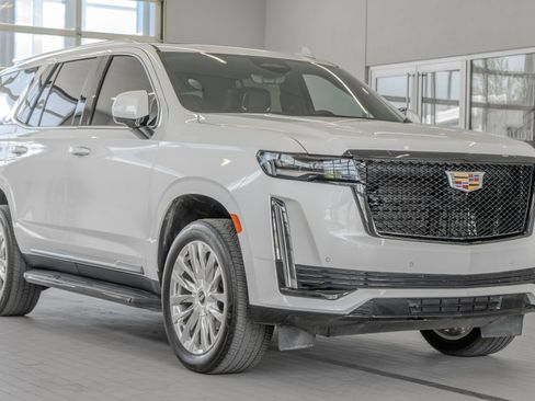 Used 2023 Cadillac Escalade Premium Luxury AWD/4WD image 21