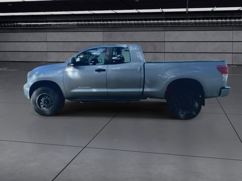 Used 2010 Toyota Tundra 4x4 Double Cab w/ Tow Pkg image 5