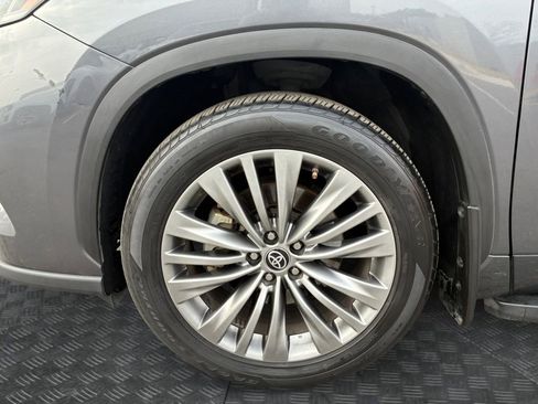 Used 2022 Toyota Highlander Platinum image 23