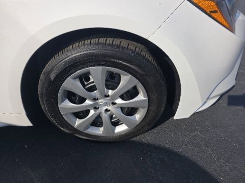 Used 2026 Toyota Corolla LE FWD image 11