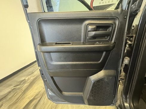 Used 2017 RAM 1500 Express AWD/4WD image 30