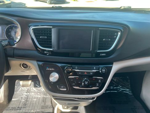 Used 2024 Chrysler Voyager LX FWD image 12