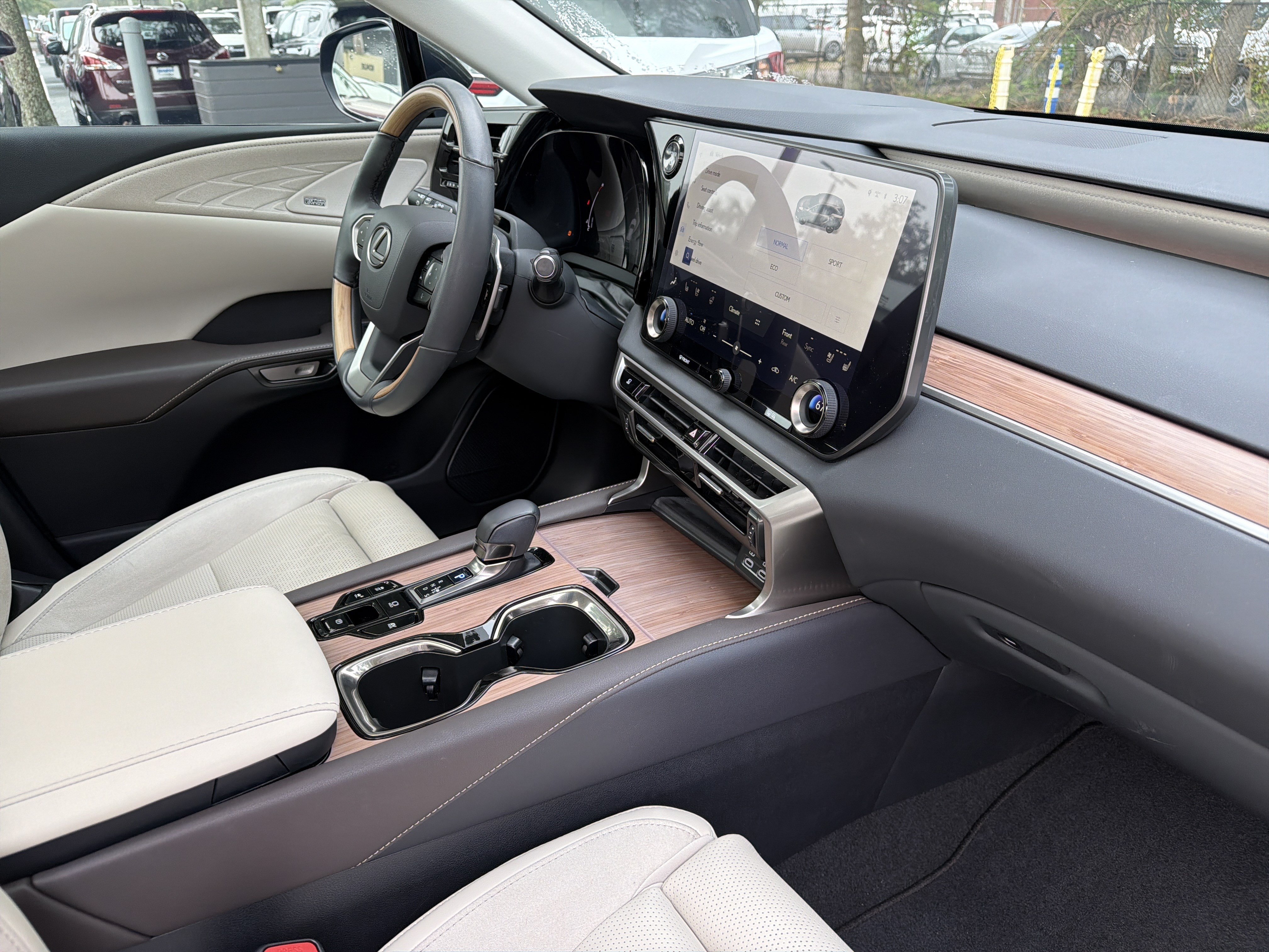 Used 2024 Lexus RX 350 w/ Convenience Package AWD/4WD image 44