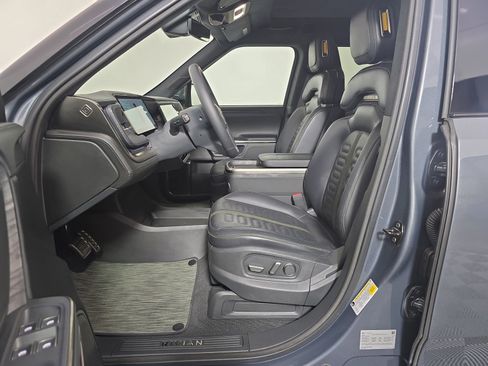 Used 2024 Rivian R1S Adventure AWD/4WD image 20