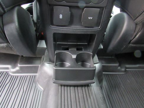 Used 2023 Ford Explorer XLT w/ Equipment Group 202A image 30